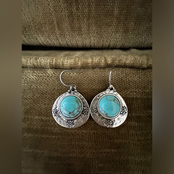 Fashion silver and faux turquoise dangle earrings - Picture 2 of 9